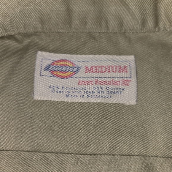 Dickies Classic Workshirt Men's Size Medium Khaki Has Small Hole & Stains - Picture 7 of 10